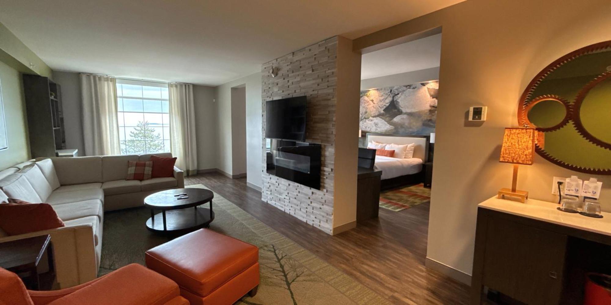 Hotel Indigo Traverse City By Ihg Екстериор снимка