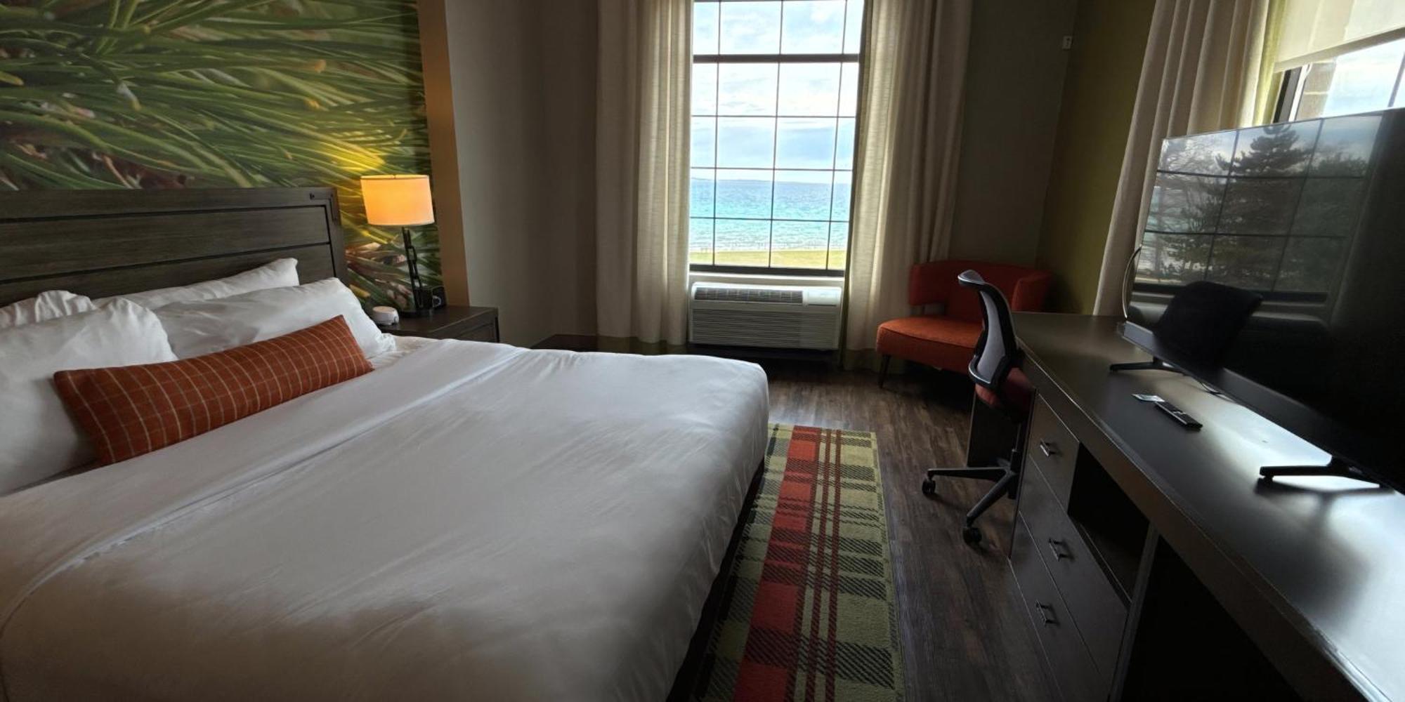 Hotel Indigo Traverse City By Ihg Екстериор снимка